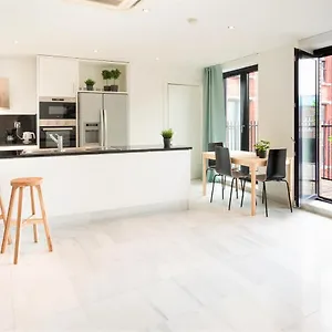 Marble In The Center Of Appartement